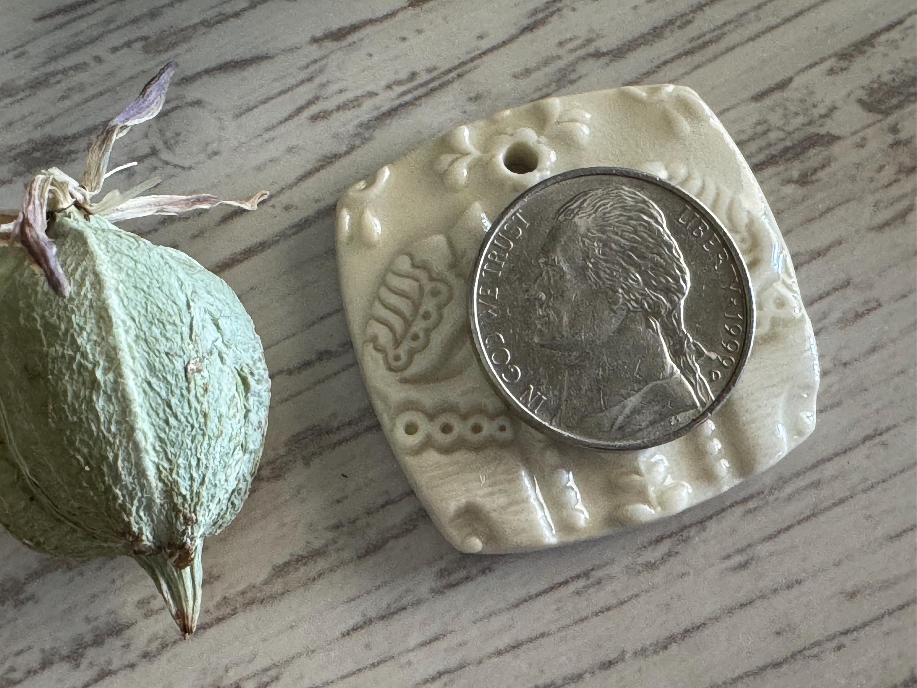 White Dala Horse Bead, Horse Pendant, Horse Lover, Folk Horse, Horse jewelry, Porcelain Ceramic Pendant, Jewelry Making Components