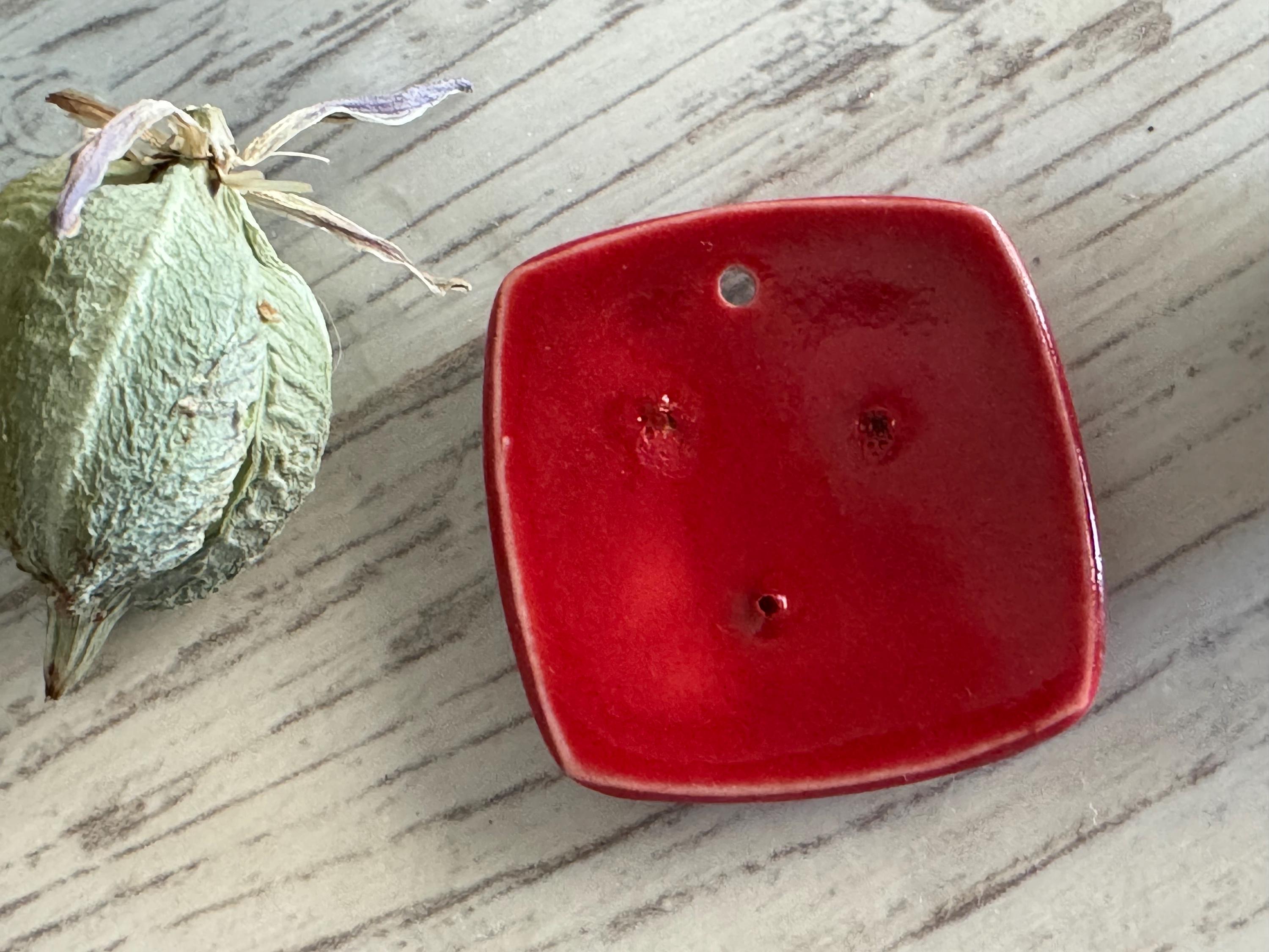 Scandinavian Bird Pendant and Charm, Red and White Pendant, Obtuse Square, Porcelain Ceramic Pendant, Jewelry Making Components