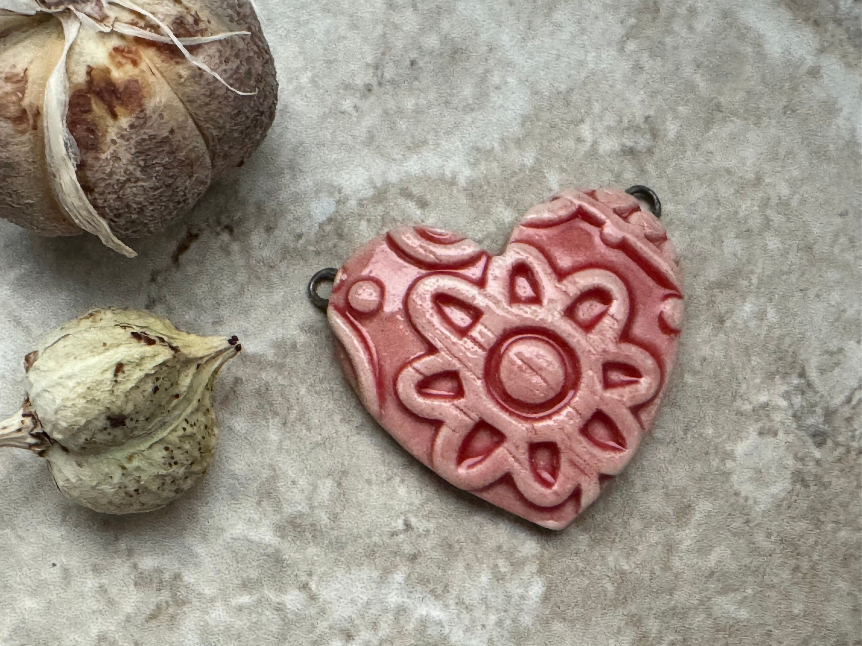 Red Daisy Heart, Vintage Pattern Heart, Double Wire Heart Pendant, Porcelain Ceramic Pendant, Artisan Pendant, Jewelry Making Components