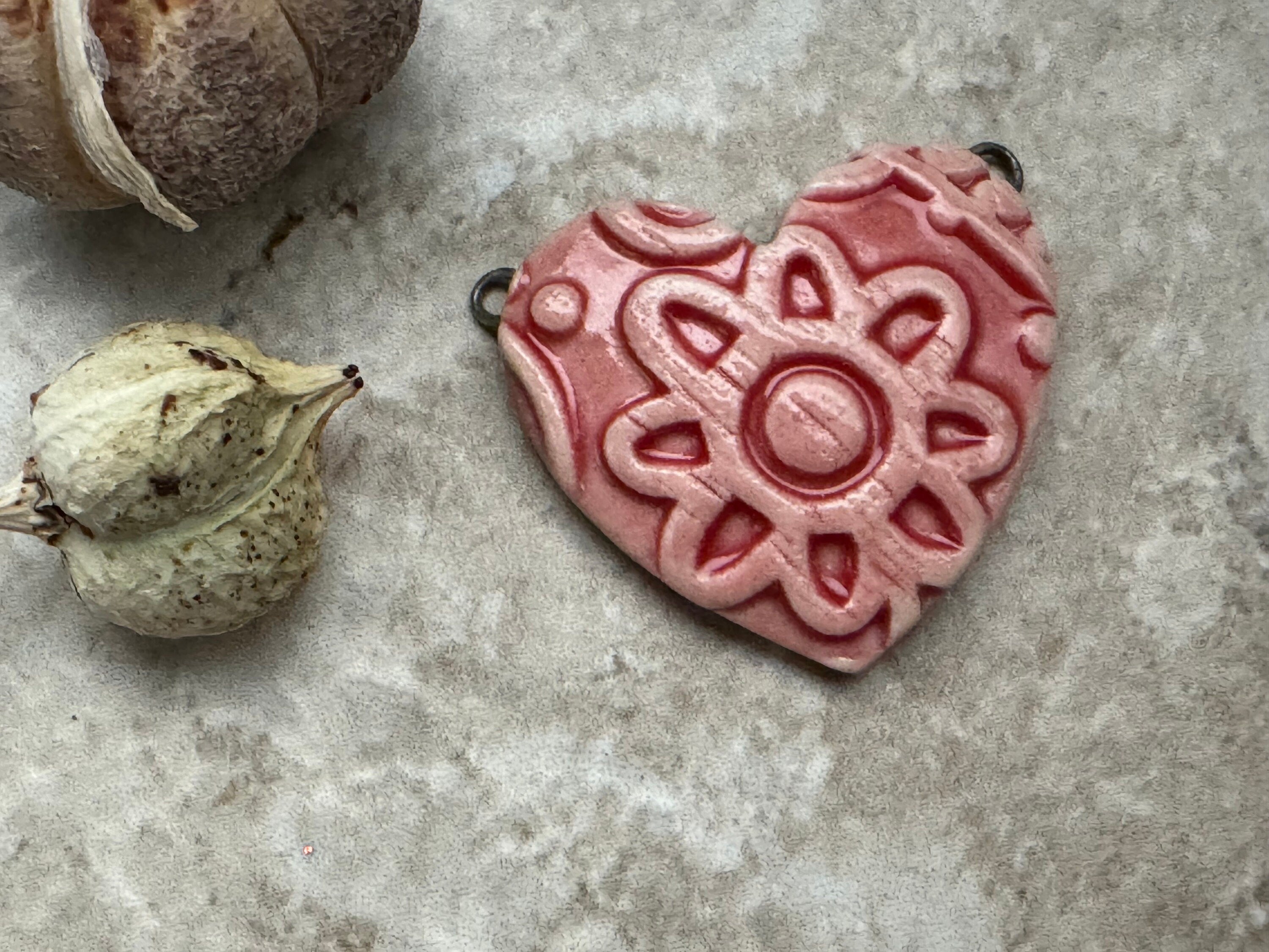 Red Daisy Heart, Vintage Pattern Heart, Double Wire Heart Pendant, Porcelain Ceramic Pendant, Artisan Pendant, Jewelry Making Components